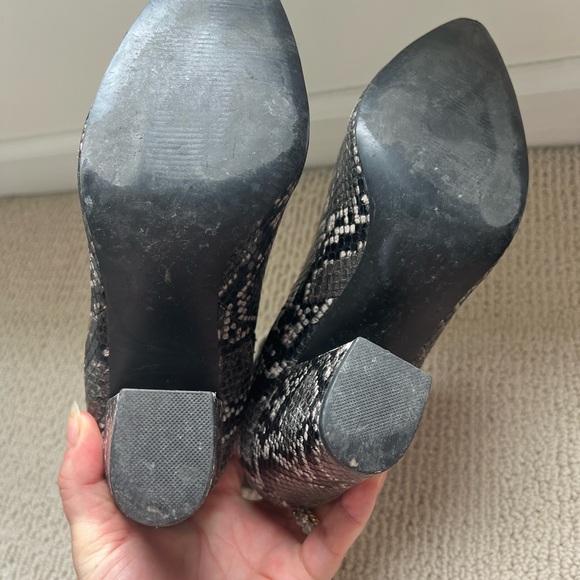 Steve Madden Subtle Snake Embossed
Chelsea Boot (Women) - Picture 6 of 9